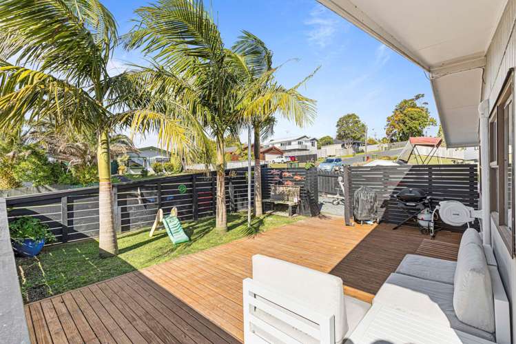 8 Dobell Road Stanmore Bay_18