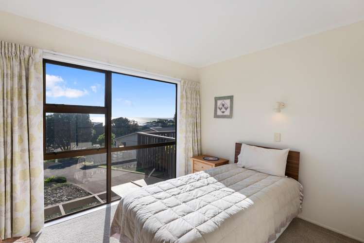 18 Ara Kuaka Waikanae Beach_16