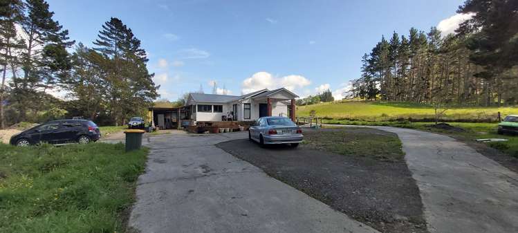 1471 East Coast Road Redvale_12