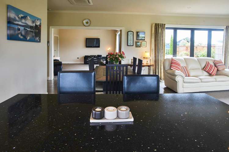 64 Breaksea Street Te Anau_21