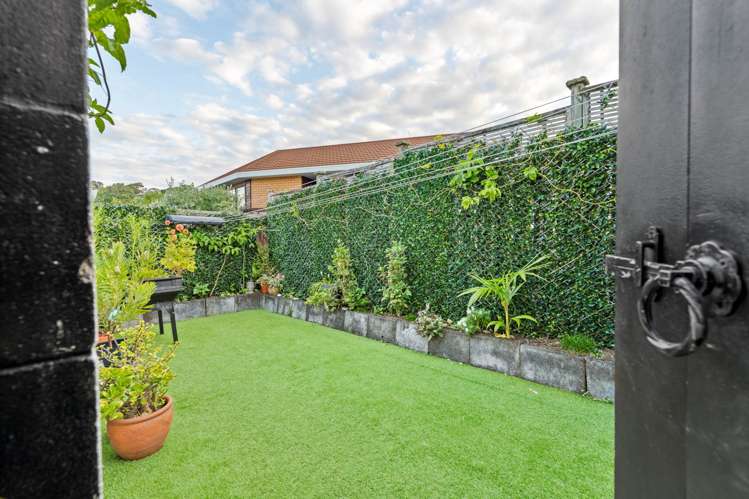 3 Elgin Place Red Beach_30