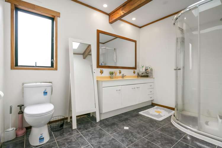 2/2 Rossmore Terrace Murrays Bay_14