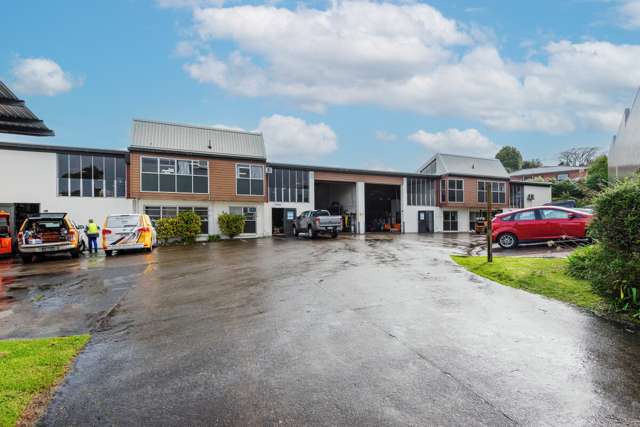 11-13A & B Marken Place Wairau Valley_3