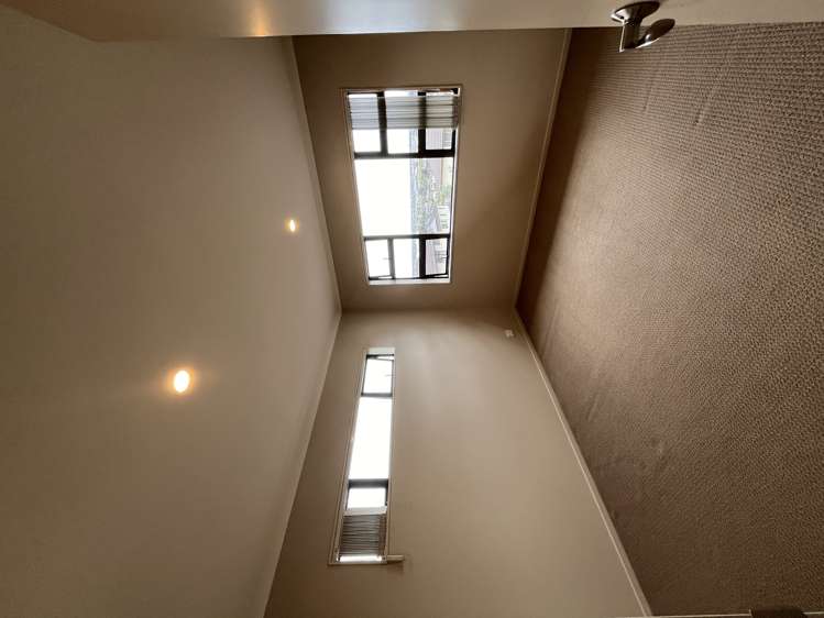 8 Terrasini Drive Flat Bush_16