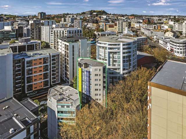 Hostel tower in Auckland CBD for sale