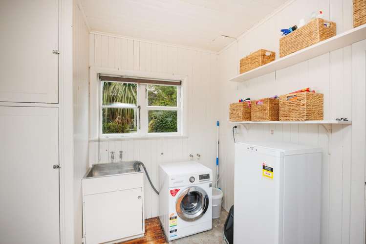 70 Savage Crescent West End_15