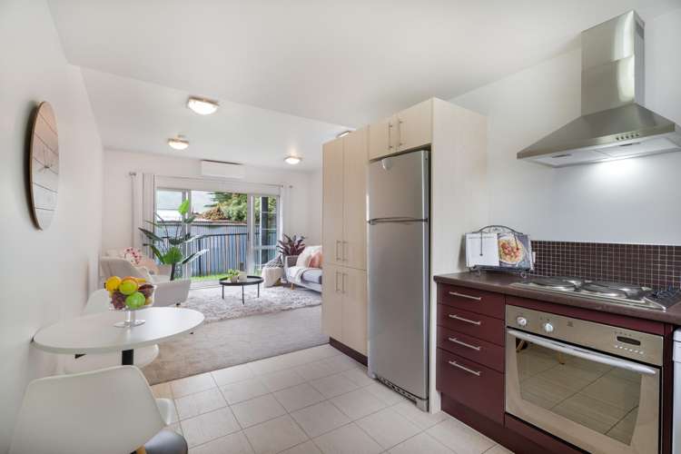 33/232 Middleton Road_3