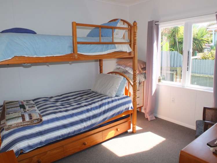 3 Hart Street Foxton Beach_12