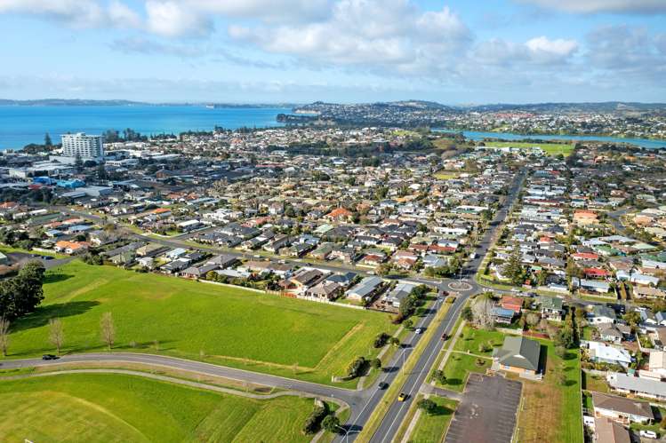 99 Florence Avenue Orewa_16