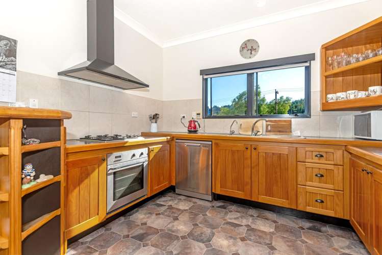 198 and 200 Barkers Hill Road Whataupoko_8