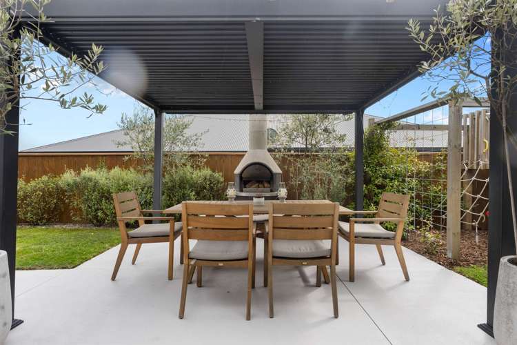 62 Fairose Drive Richmond_7