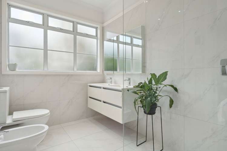 27 Almond Grove Greenhithe_16