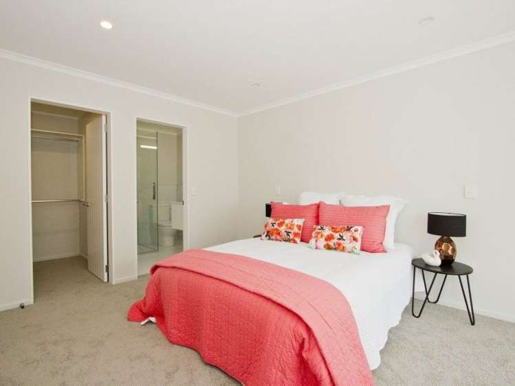 16 Latimer Way Petone_11