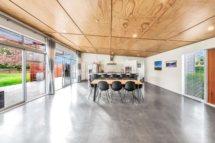 1251 Courtenay Road_5