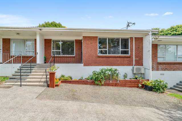 Modern 2-Bedroom Brick & Tile