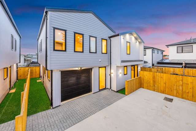 Expansive Standalone Home – Must See