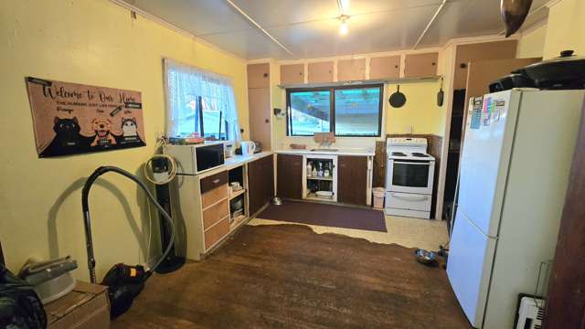32 Coronation Street Paeroa_4