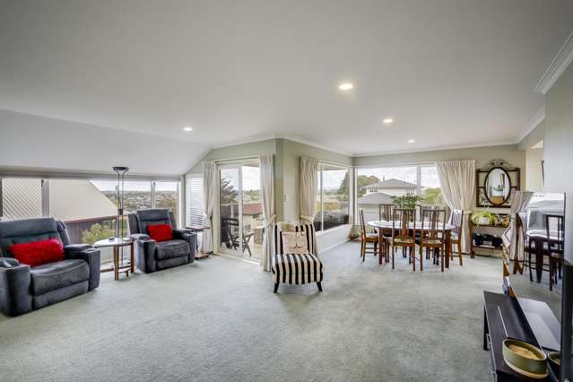 76a Churchill Drive Taradale_2