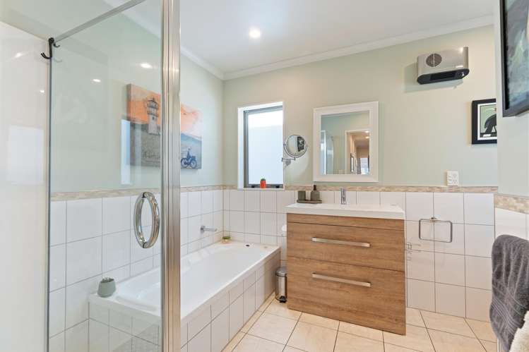 4B Huia Road Raumati Beach_13