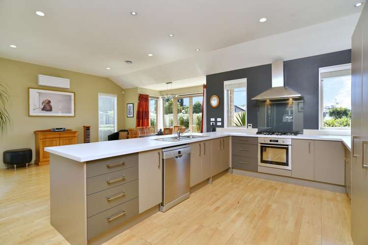 5 Orewa Close Parklands_4