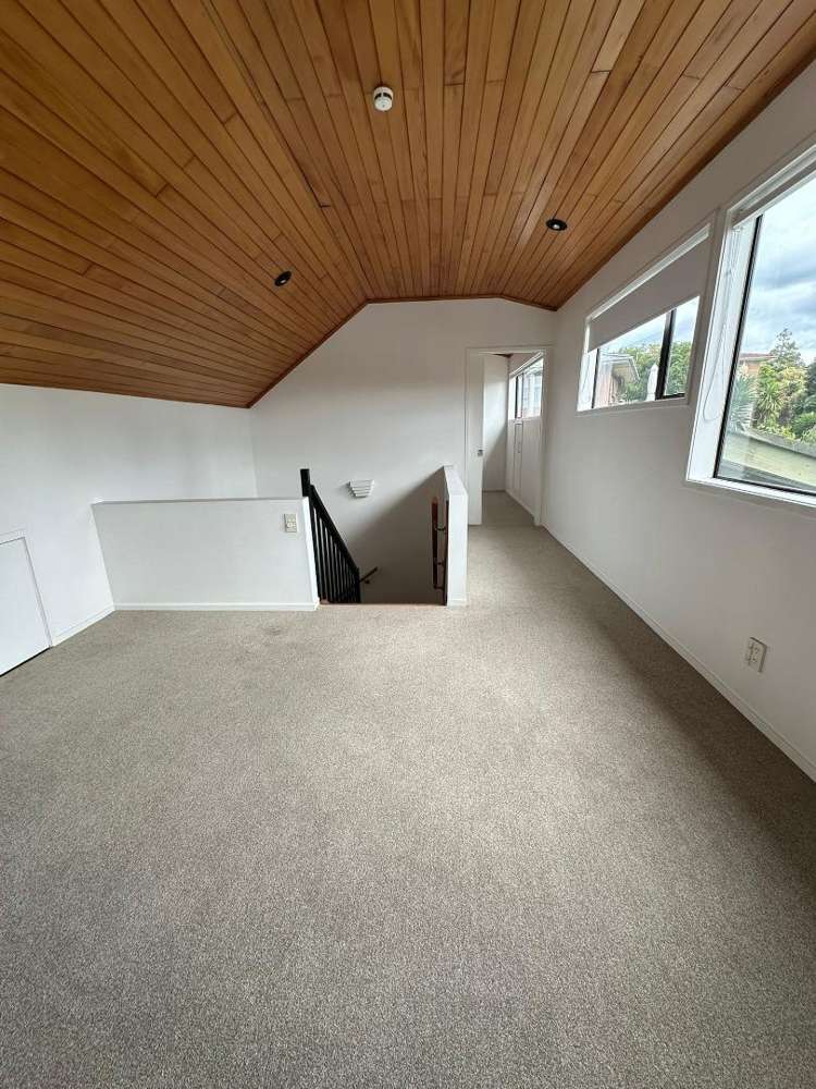 5b Himalaya Crescent 1708_10