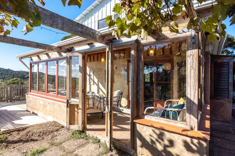 175 Orapiu Road Waiheke Island_2