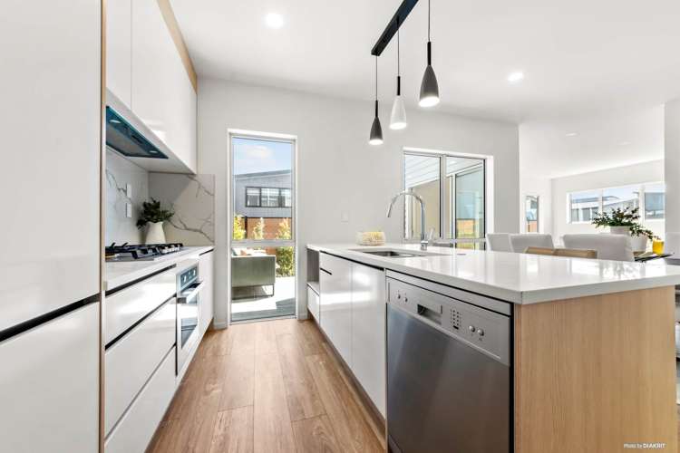 7b Ascent Street Flat Bush_4
