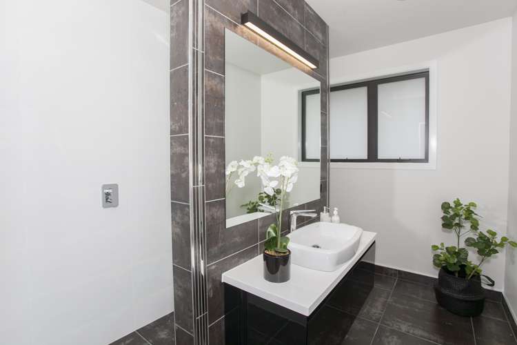 156 Pacific Drive Fitzherbert_21