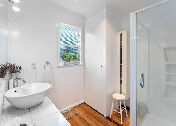 29 Hona Street Waikanae Beach_13