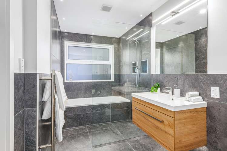 3 Ramarama Lane Crofton Downs_14