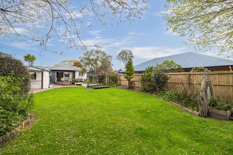 33 Frankleigh Street Somerfield_13