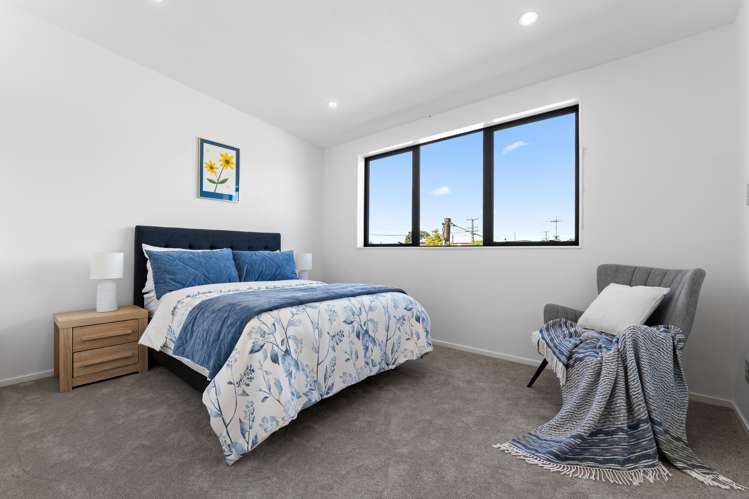 2/18 Sylvan Crescent Te Atatu South_12