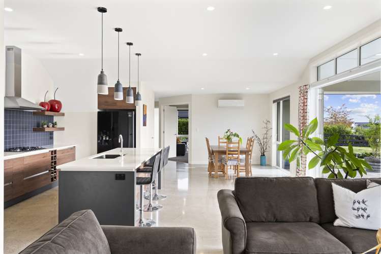 13 Alan Livingston Drive Cambridge_2