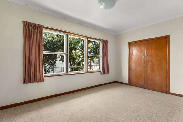 8 Hillcrest Road Otumoetai_9