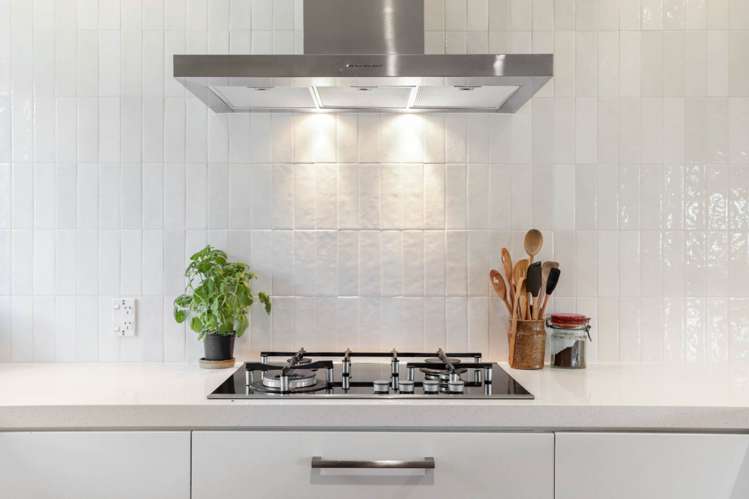 2 Lister Street Point Chevalier_11