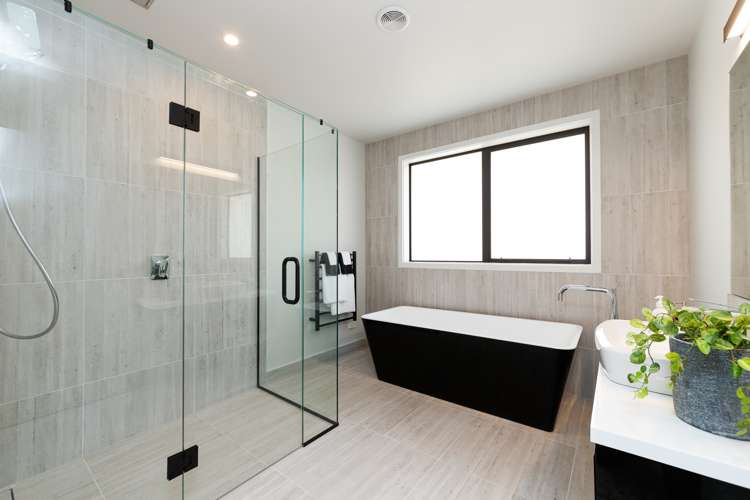 156 Pacific Drive Fitzherbert_16