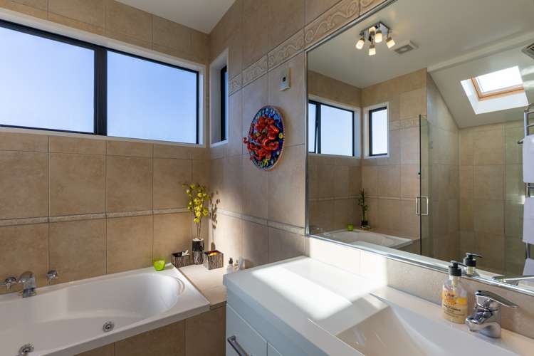 8 Di Pierri Way The Wood_17