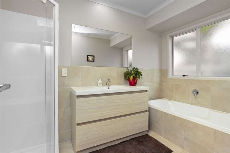 62 Intrepid Crescent Beachlands_22