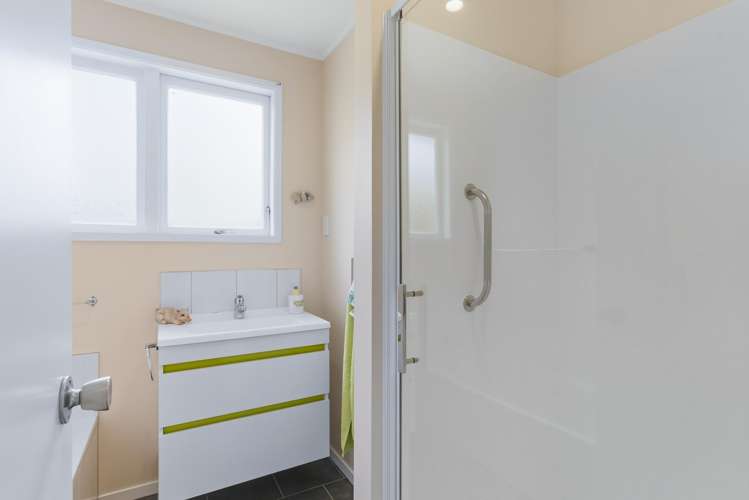 38B Gavin Road Raumati Beach_21