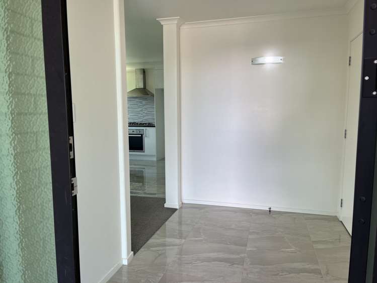 29 Cabourne Drive Glenview_8