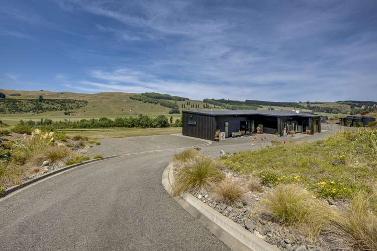 8 Riverview Drive Otane_5