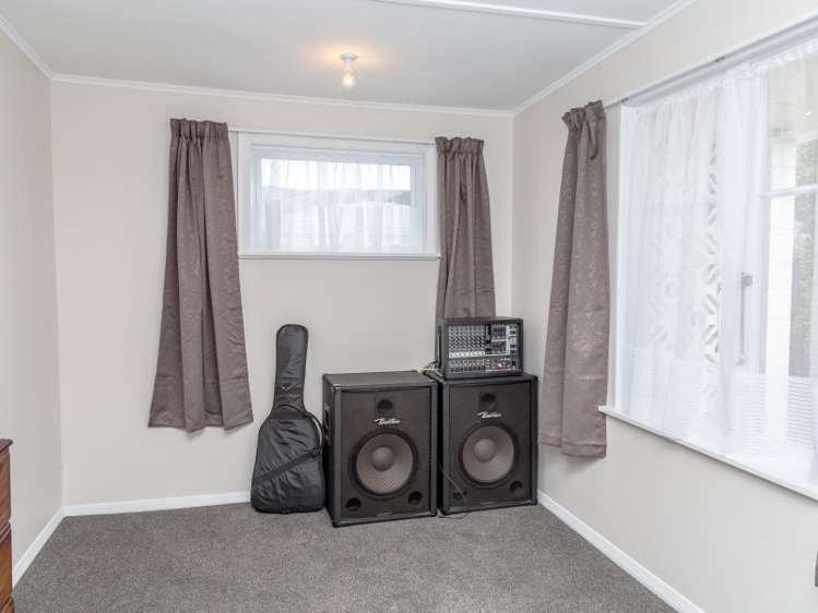 25 Lyon Street Featherston_8