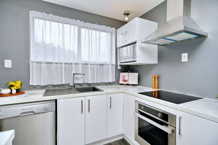 79 Maces Road Bromley_9