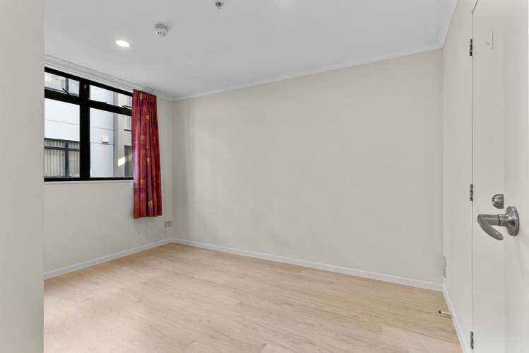 B503/176 Broadway Newmarket_17