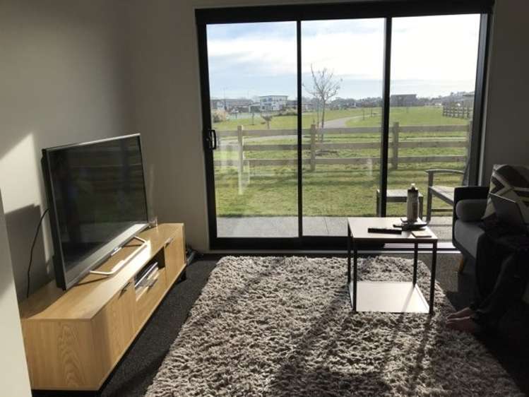 6 Gurners Lane 1476_11