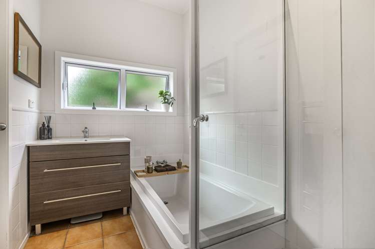 2/160 Onewa Road Northcote_14