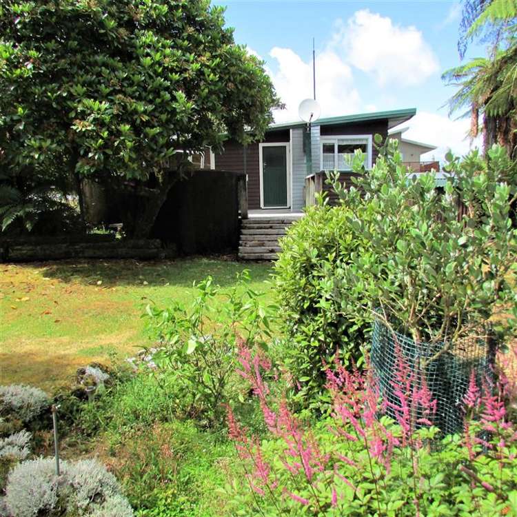 16 Stuart Street Lake Kaniere_13