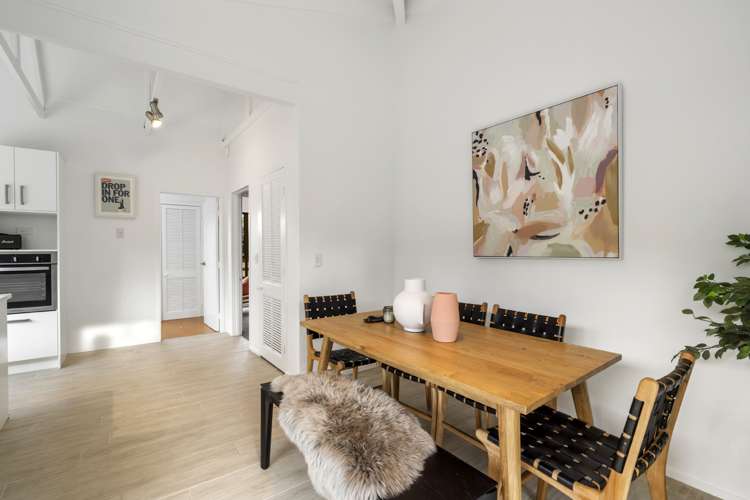 2/1 Totara Grove Hillcrest_17