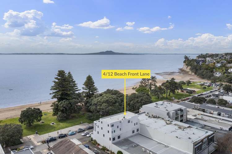 4/12 Beach Front Lane Browns Bay_11