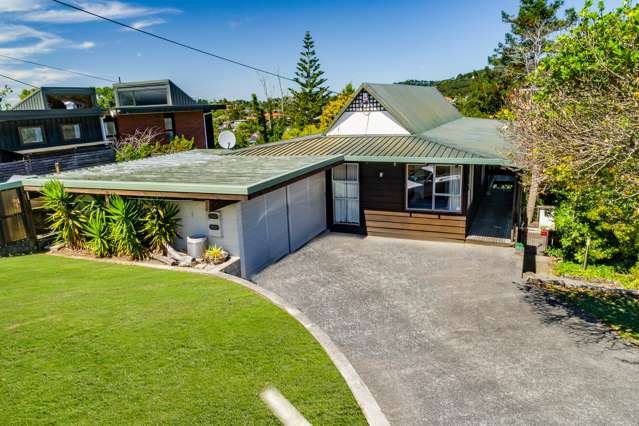 212 Golf Road Titirangi_1